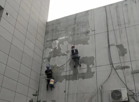 阿里地楼顶漏水维修公司分享下阿里地外墙防水的注意事项